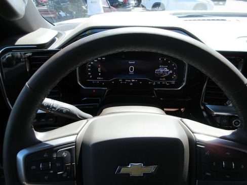 Certified 2025 Chevrolet Silverado 3500 LTZ w/ LTZ Premium Package AWD/4WD image 36