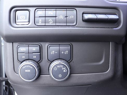 Used 2021 Chevrolet Tahoe High Country AWD/4WD image 29