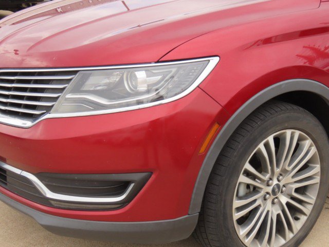 Used 2016 Lincoln MKX Reserve w/ Driver Assistance Package FWD image 3