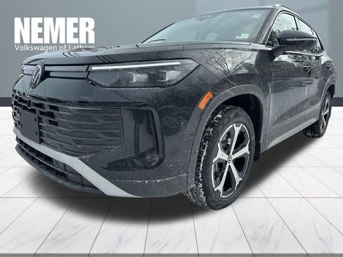 New 2026 Volkswagen Tiguan SE image 1