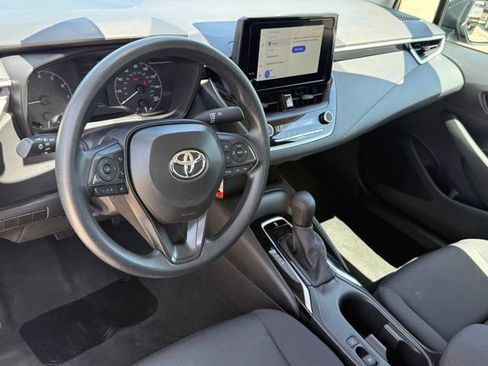 Used 2025 Toyota Corolla LE FWD image 10