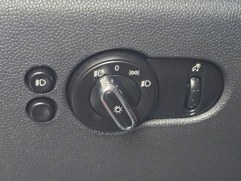 Used 2017 MINI Cooper S image 18