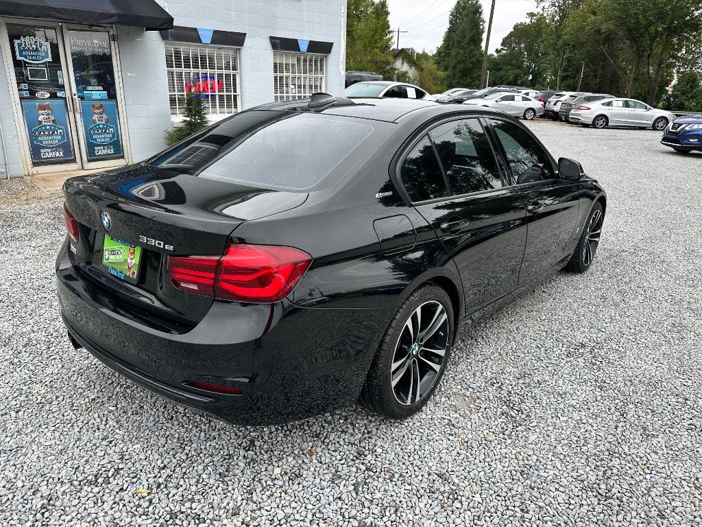 Used 2018 BMW 330e w/ Premium Package RWD image 2