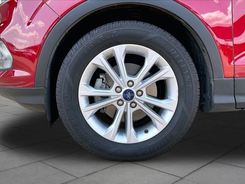 Used 2018 Ford Escape SE w/ SE Sync 3 Package FWD image 10