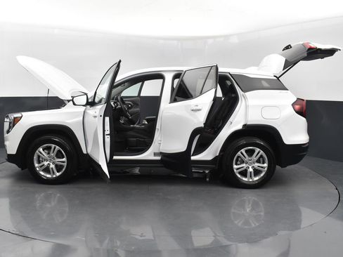 Used 2024 GMC Terrain SLE image 56