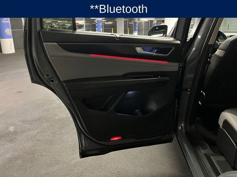 Certified 2025 Volkswagen Atlas Peak Edition SE AWD/4WD image 21