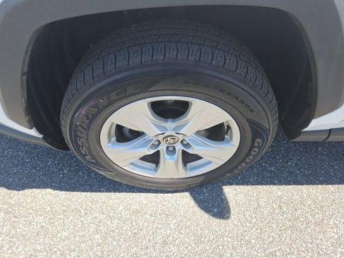 Used 2021 Toyota RAV4 XLE w/ XLE Grade Weather Package AWD/4WD image 13