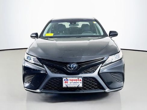 Certified 2019 Toyota Camry SE FWD image 9