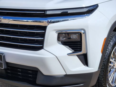 Certified 2025 Chevrolet Traverse LT FWD image 10