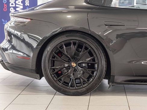 Used 2022 Porsche Taycan GTS image 14