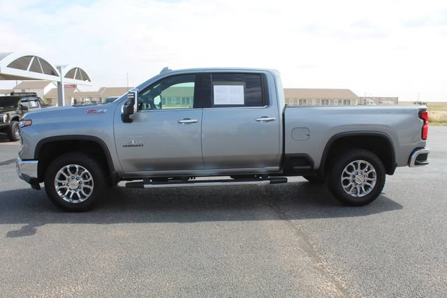 Used 2025 Chevrolet Silverado 2500 LTZ w/ LTZ Texas Edition AWD/4WD image 10
