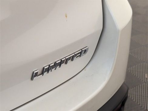 Used 2015 Toyota Highlander Limited image 12