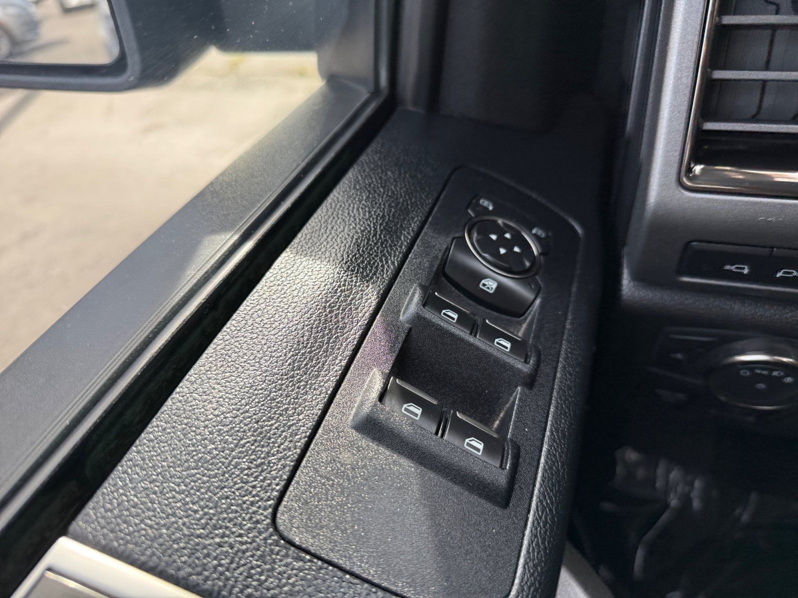 Used 2020 Ford F150 Raptor AWD/4WD image 19