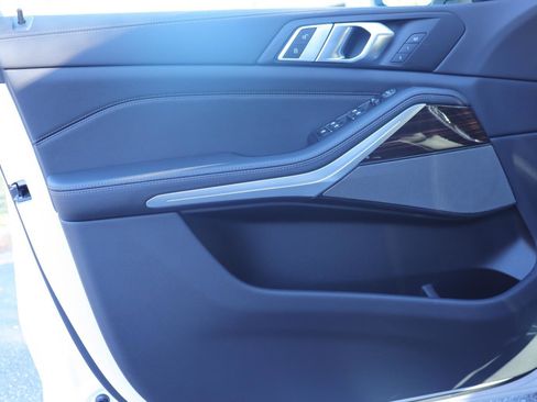 New 2026 BMW X5 xDrive40i w/ Premium Package image 9