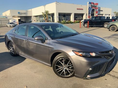 Used 2024 Toyota Camry SE w/ Cold Weather Package image 1