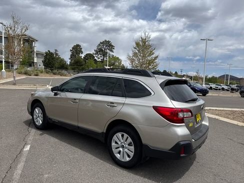 Used 2019 Subaru Outback 2.5i AWD/4WD image 5