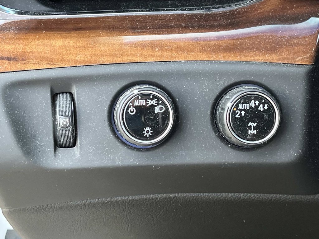 Used 2017 Cadillac Escalade Luxury AWD/4WD image 39