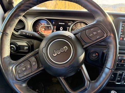 Used 2023 Jeep Wrangler Willys image 26