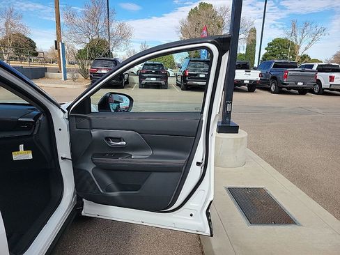 New 2026 Nissan Kicks SR w/ SR Premium Package image 17