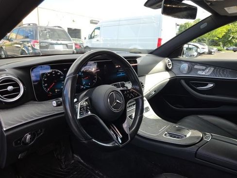 Used 2021 Mercedes-Benz E 350 4MATIC Sedan image 4