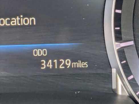 Used 2022 Toyota Highlander XLE image 6