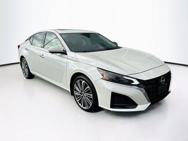 Used 2023 Nissan Altima 2.5 SL AWD/4WD image 3
