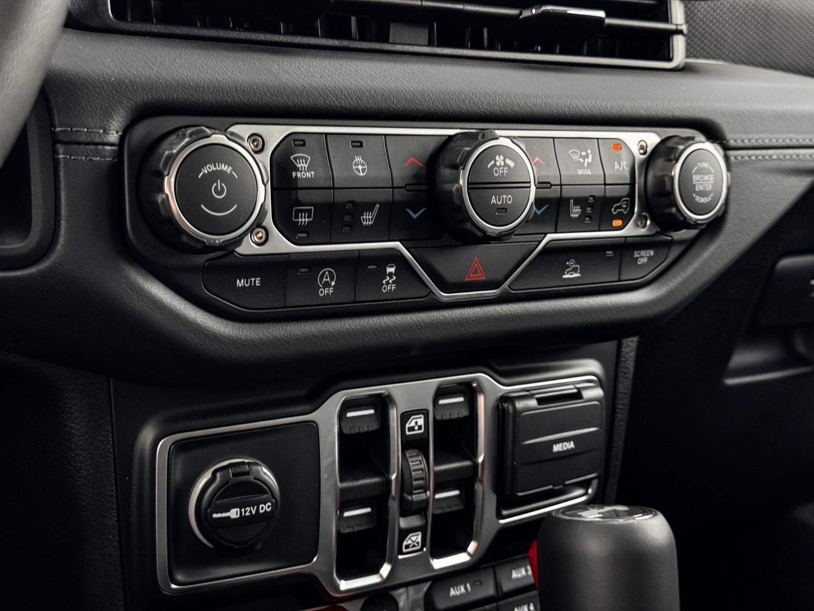 New 2026 Jeep Wrangler Unlimited Rubicon AWD/4WD image 18