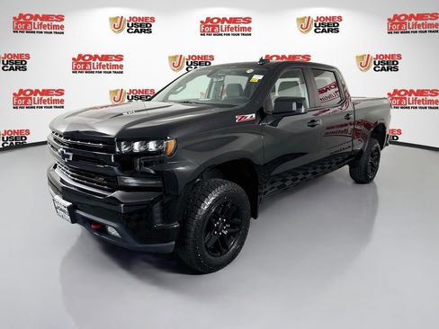 Used 2021 Chevrolet Silverado 1500 LT Trail Boss w/ Bed Protection Package AWD/4WD image 11