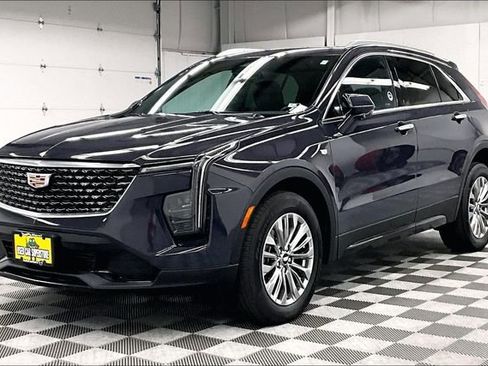 Used 2024 Cadillac XT4 Premium Luxury FWD image 12