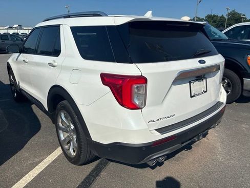 Used 2020 Ford Explorer Platinum w/ Premium Technology Package AWD/4WD image 4