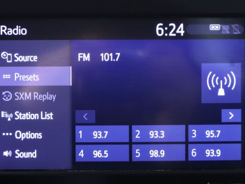 Used 2021 Toyota RAV4 LE image 16