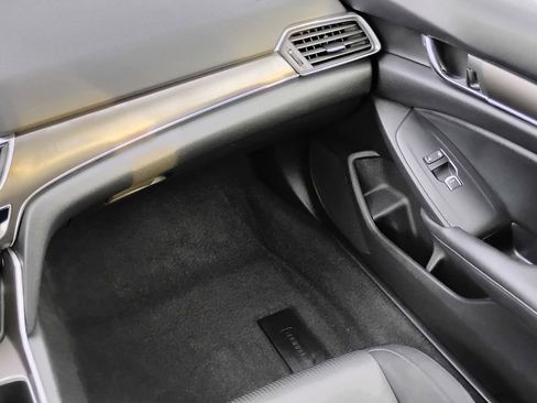 Used 2021 Honda Accord LX image 17