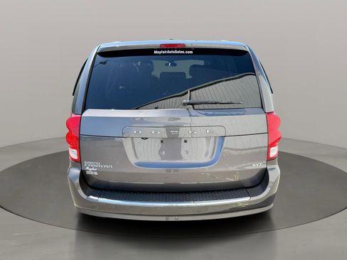 Used 2019 Dodge Grand Caravan SXT FWD image 6