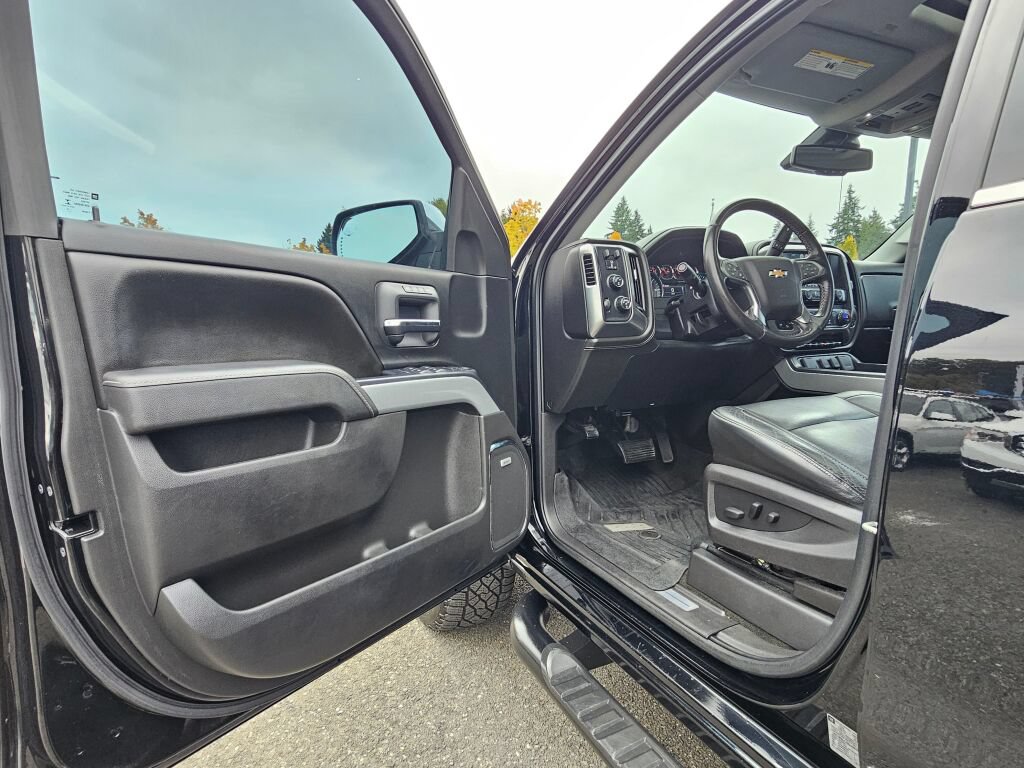 Used 2016 Chevrolet Silverado 1500 LTZ Z71 w/ LTZ Plus Package AWD/4WD image 23