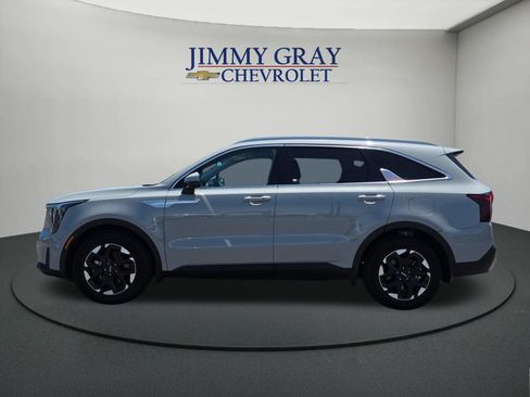 Used 2025 Kia Sorento S w/ Panoramic Sunroof Package FWD image 2