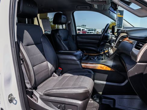 Used 2017 GMC Yukon Denali AWD/4WD image 12