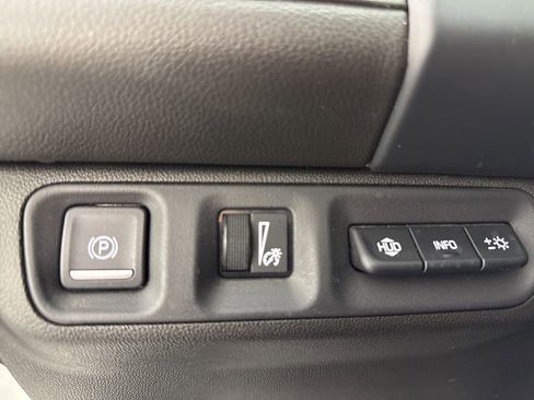 Used 2022 GMC Acadia AT4 w/ GMC Pro Grade Package AWD/4WD image 18