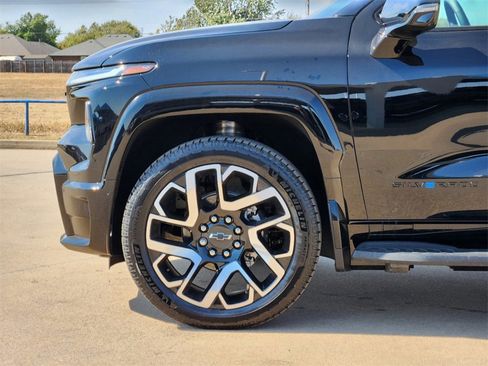 New 2024 Chevrolet Silverado EV RST image 20