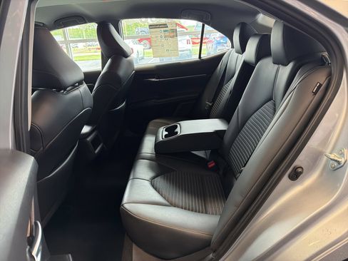 Used 2024 Toyota Camry SE FWD image 11