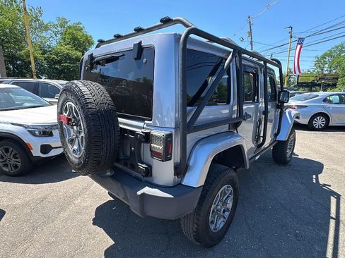 Used 2014 Jeep Wrangler Unlimited Rubicon w/ Connectivity Group AWD/4WD image 5