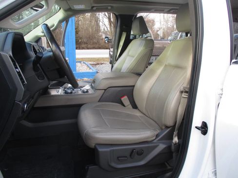 Used 2021 Ford Expedition XLT image 24