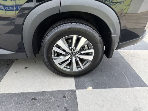 Used 2024 Nissan Pathfinder SL image 13