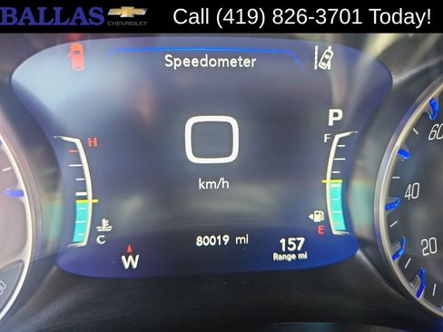 Used 2024 Chrysler Pacifica Touring-L FWD image 12