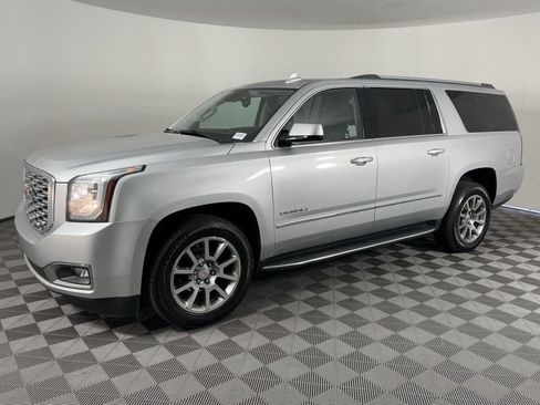 Used 2020 GMC Yukon XL Denali image 8