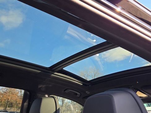 Used 2024 BMW X7 M60i w/ Executive Package image 20