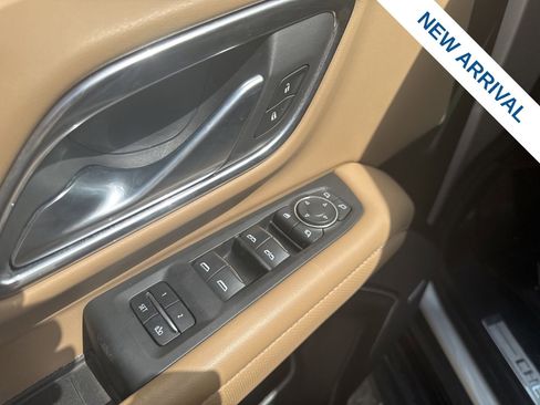 Used 2022 Chevrolet Suburban Premier AWD/4WD image 21