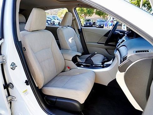 Used 2015 Honda Accord EX image 12