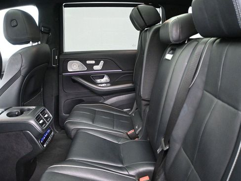 Used 2021 Mercedes-Benz GLS 580 4MATIC image 11