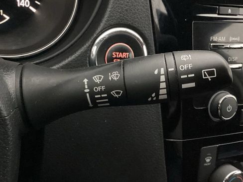 Used 2017 Nissan Rogue SV AWD/4WD image 23
