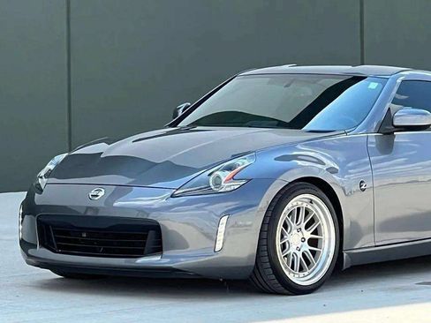 Used 2020 Nissan 370Z Coupe RWD image 26